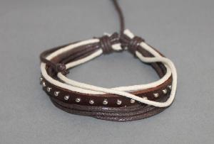 Bracelet ajustable avec breloques simili cuir marron et coton ciré N°25
