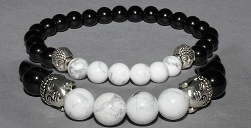 Bracelet Bouddha Onyx et Howlite 8 mm Disponible Taille Small/Extra large
