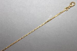 Chaines Modèle doré  Disponible en 45 cm