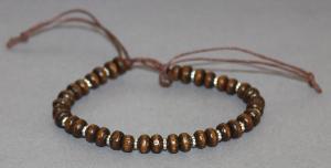 Bracelet ajustable Perles en bois et coton ciré avec breloques N°27