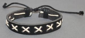 Bracelet ajustable avec breloques simili cuir noir et coton ciré N°24